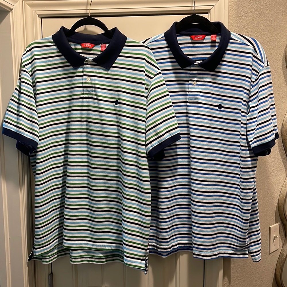 2 Men’s IZOD size XXL short sleeve polo shirts. Great condition